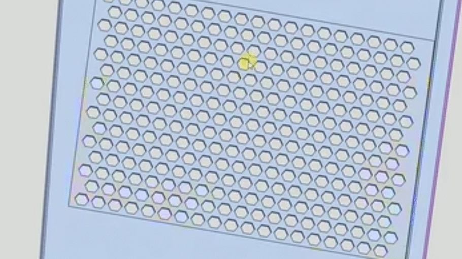 Découvrez la répétition de trous en tôlerie de ANSYS SpaceClaim en vidéo